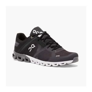 On Cloudflow Wide, mens 9,like new only worn 3 times